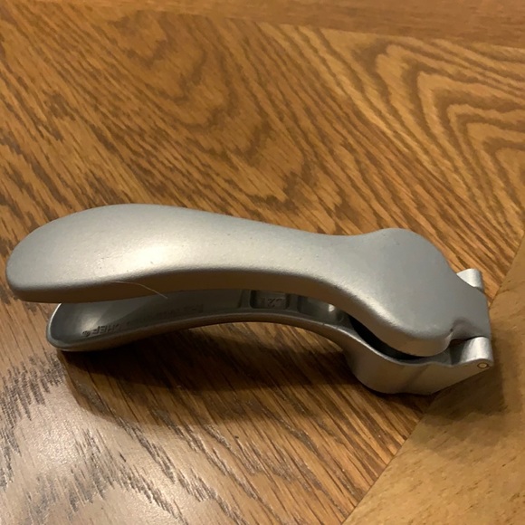 Kitchen The Pampered Chef Garlic Press Poshmark